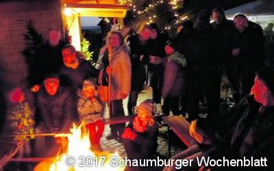 An der Kirche startet auch ein Fackelzug