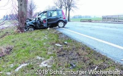Totalschaden auf der Bundesstraße