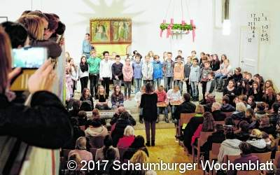 Schüler singen gegen stressige Stunden