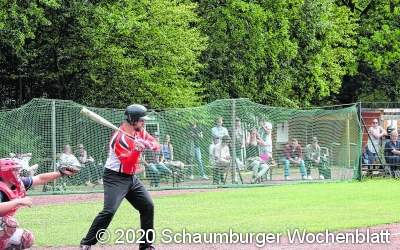 Baseball-Start mit noch angezogener Handbremse