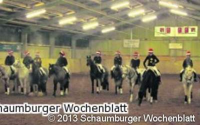 Der Weihnachtsmann kommt mit der Kutsche