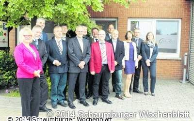 Mit viel Engagement statt Zauberwürfel und Gameboy Faurecia ehrt Mitarbeiter für langjährige Betriebszugehörigkeit