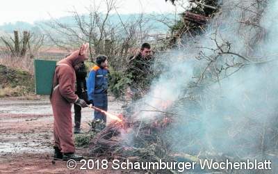 Bunte Eier und Feuer