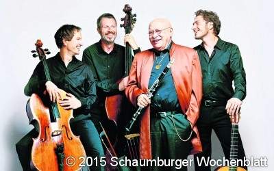 Giora Feidman spielt 