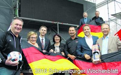 Jetzt gehts los! EM-Party am Begaufer