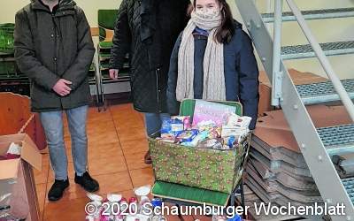 Schüler spenden
Lebensmittel