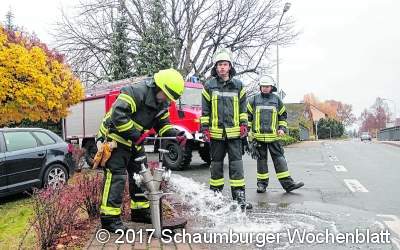 Feuerwehr überprüft die Hydranten