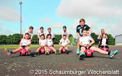 Ringkämpfe und Wagenrennen auf Sportplatz Erst die Theorie, dann die Praxis: Schüler veranstalten 