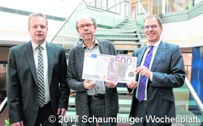 Scheckübergabe an die PLSW