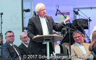 Fröhlicher Gottesdienst und mitreißendes Konzert