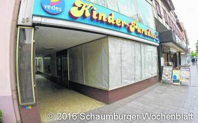Schaufenster in Leerständen ordentlich gestalten