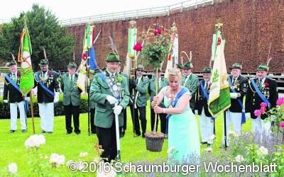 Marschmusik und farbenfrohe Aufmärsche