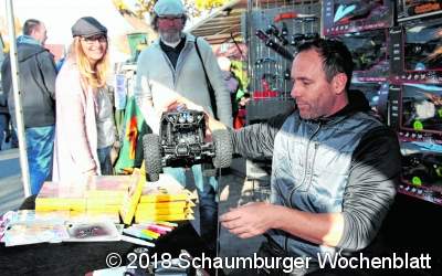 Tausende bummeln und
feiern auf dem Heiratsmarkt