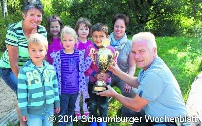 Walking-Pokale suchen neue Heimat