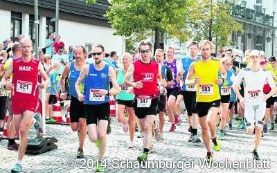 Ralf Ruthe und Bärbel Büschemann vorn