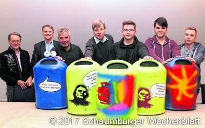 Mülleimer mit Kulleraugen und Luther-Zitaten