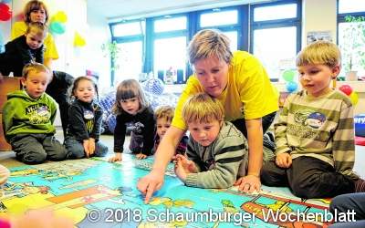 Rettungsschwimmer vermitteln die Baderegeln