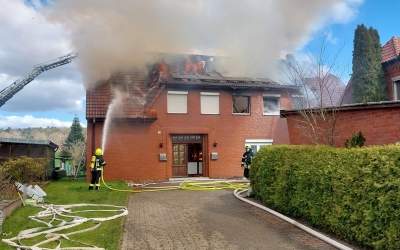 Großbrand zerstört Gebäude in Wölpinghausen