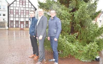 Weihnachtsmarkt startet mit SMS-Hütten, Kleinkunst und Mitmach-Bühne