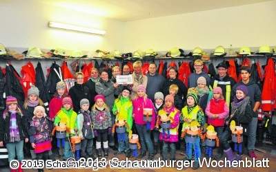 Aus Flieder und Limette wird ein Hugo und ein Scheck