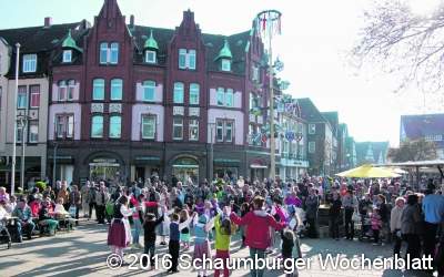 Werbegemeinschaft lädt zum Maibaumaufstellen