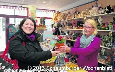 3000 blumige Präsente für die Kunden