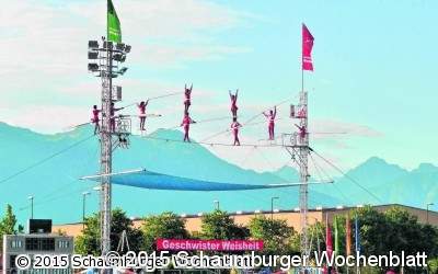 Waghalsige Akrobatik, gutes Essen und viel Musik