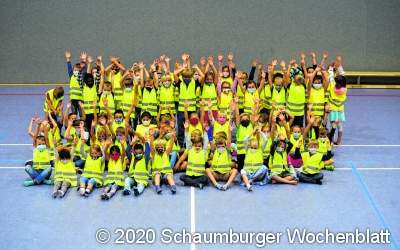 Motor Club
verteilt Warnwesten