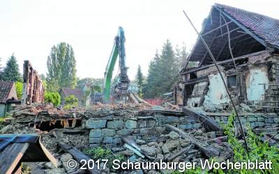 Nur ein paar alte Eichenbalken bleiben übrig