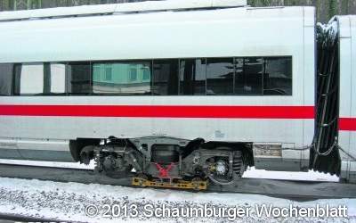 Kaputter ICE steckt noch bis Montag auf der Überholspur fest