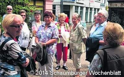 Landfrauen besuchen Baumkuchenfabrik