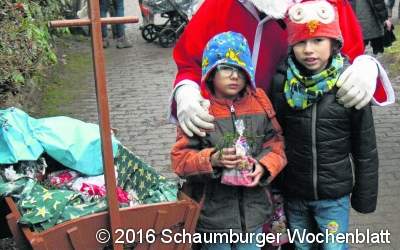 Waldspaziergang zum Weihnachtsmarkt