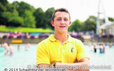 Der Retter am Beckenrand