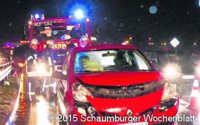 Unfall auf regennasser Straße