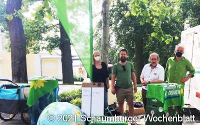 Grüner Wahlkampfstand auf
Nenndorfer Wochenmarkt
