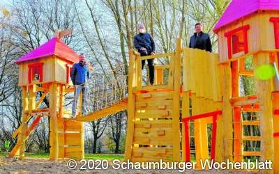 ﻿Abenteuerlustige Räuber 
können die Burg erobern