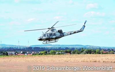 Loopings vor der Deister-Silhouette
