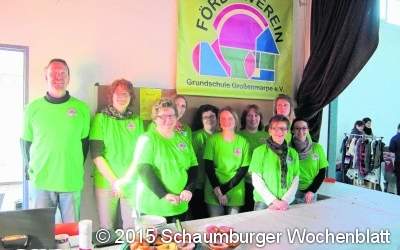 Erster Flohmarkt lockt Besucher