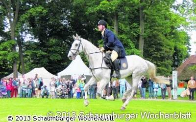 Tausende genießen auf dem Rittergut echt britisches Flair