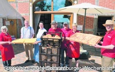 Leckerer Kuchen und frisches Brot finden reißenden Absatz