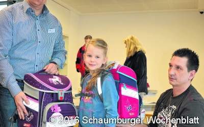 Großer Andrang auf bunte Schulranzen