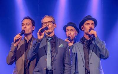 A capella Musik füllt Sägewerk