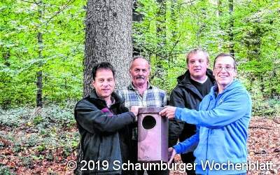 Kauzigen Waldbewohnern wird unter die Flügel gegriffen