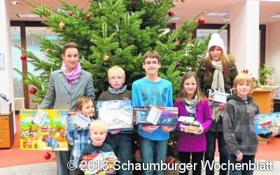 Gewinner des Ballonwettfliegens sind ermittelt Ballon fliegt 444 Kilometer weit nach Hartmannsdorf in Sachsen / Volksbank in Schaumburg verteilt auch kleine Preise
