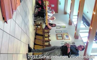 Lärchenholz und Klinkerornamente