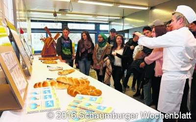 Schüler durchlaufen den Berufsparcours