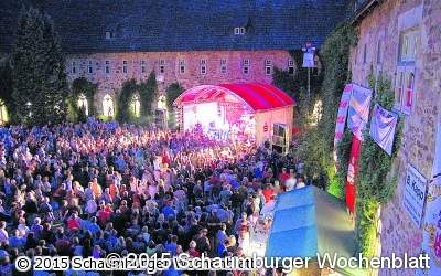 Grünes Licht und Isomatten im Klosterhof