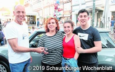 Drei Lose bringen das neue Auto in die Garage