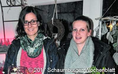 Landfrauen basteln Gestecke