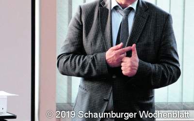 Bei Bockwurst und Salat